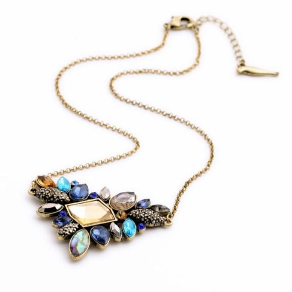 Peacock Sparkling Necklace - Picture 4 of 7